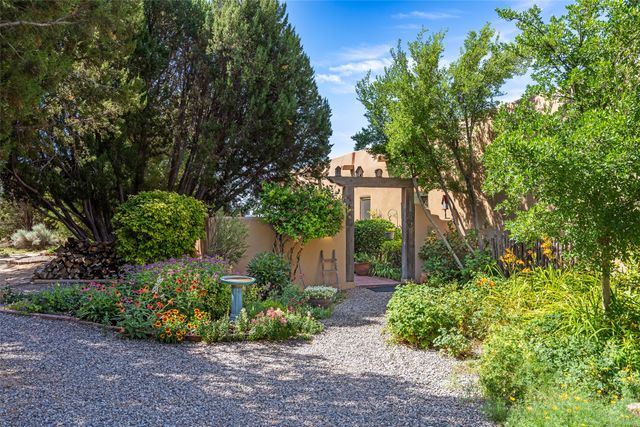 42 Private Drive 1613B, Medanales, NM 87548