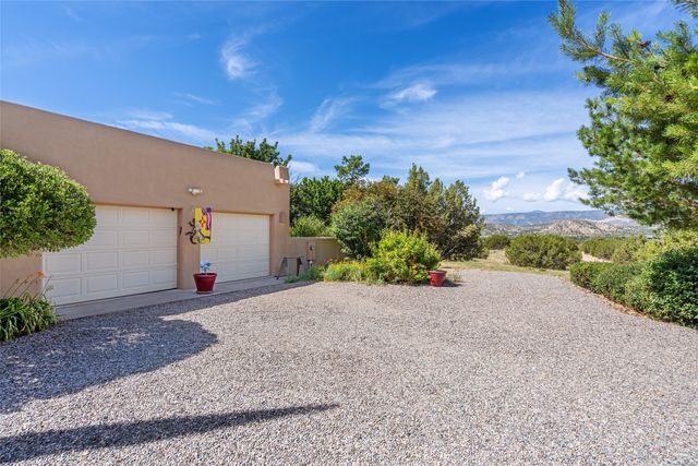 42 Private Drive 1613B, Medanales, NM 87548