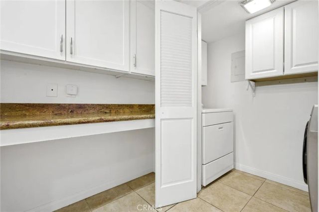 21650 Burbank Blvd. 206, Woodland Hills, CA 91367