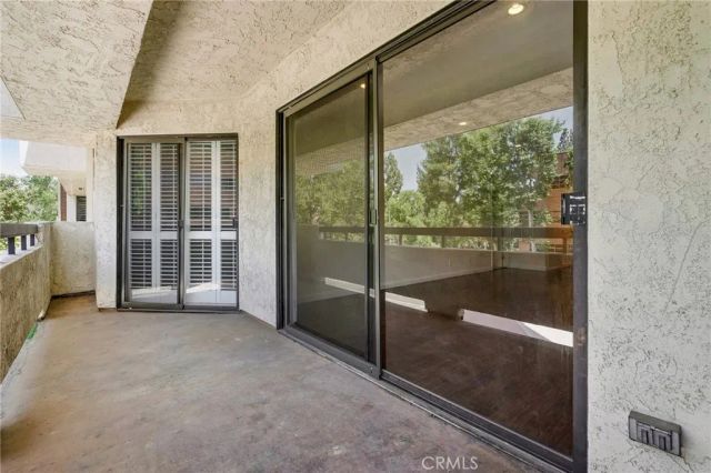 21650 Burbank Blvd. 206, Woodland Hills, CA 91367