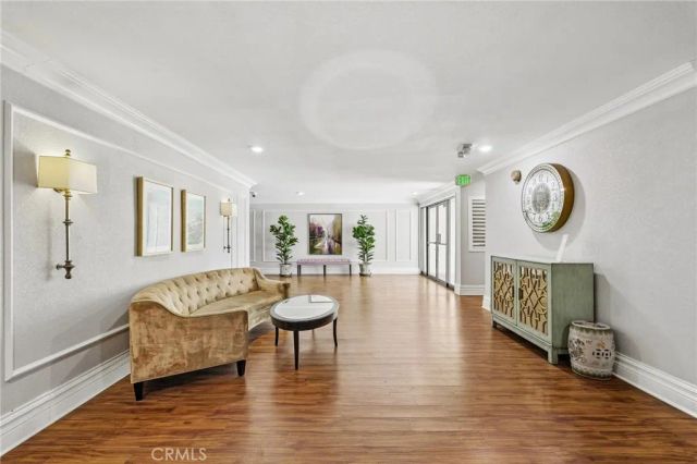 21650 Burbank Blvd. 206, Woodland Hills, CA 91367