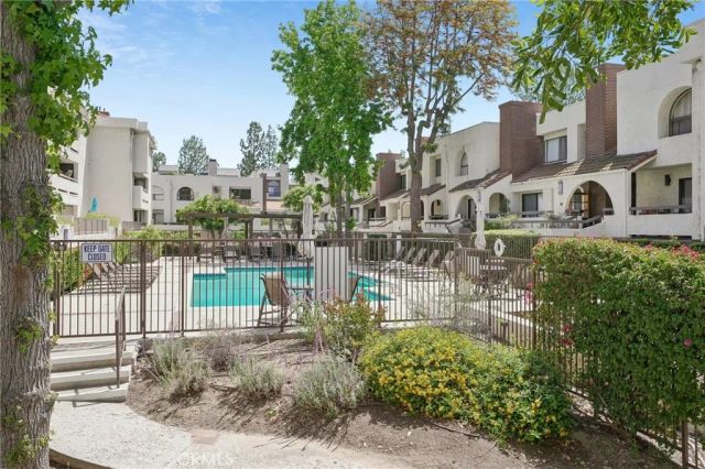 21650 Burbank Blvd. 206, Woodland Hills, CA 91367