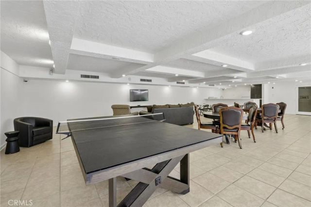 21650 Burbank Blvd. 206, Woodland Hills, CA 91367