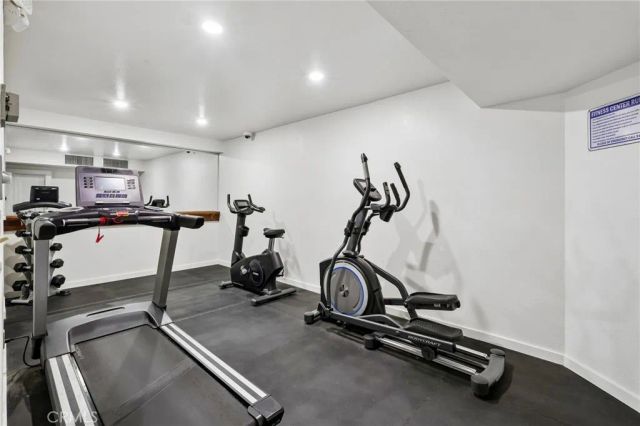 21650 Burbank Blvd. 206, Woodland Hills, CA 91367
