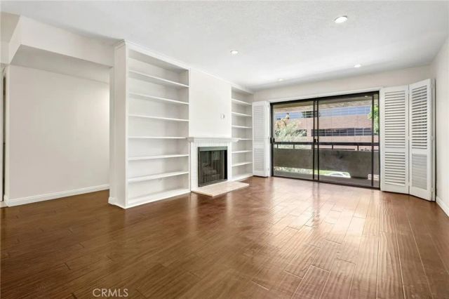 21650 Burbank Blvd. 206, Woodland Hills, CA 91367