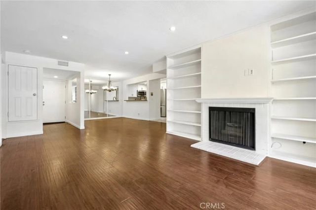21650 Burbank Blvd. 206, Woodland Hills, CA 91367