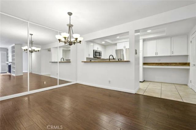 21650 Burbank Blvd. 206, Woodland Hills, CA 91367