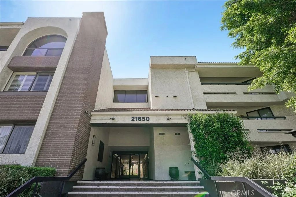 21650 Burbank Blvd. 206, Woodland Hills, CA 91367