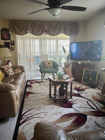 25 Lake Vista Trail 106, Port Saint Lucie, FL 34952