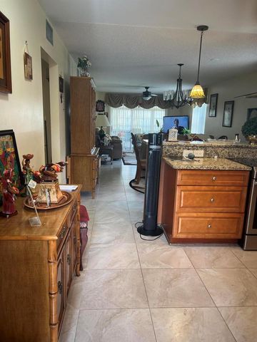 25 Lake Vista Trail 106, Port Saint Lucie, FL 34952