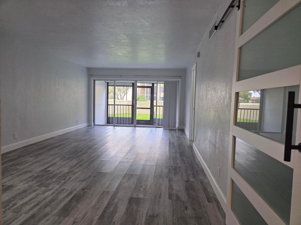 3905 N Nob Hill Road Apt 110, Sunrise, FL 33351