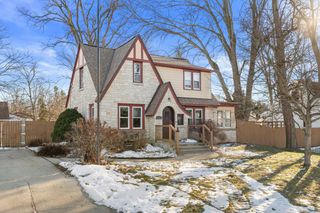 6218 N 105th STREET, Milwaukee, WI 53225