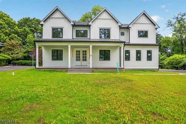 81 Ridge Dr, Livingston Twp., NJ 07039