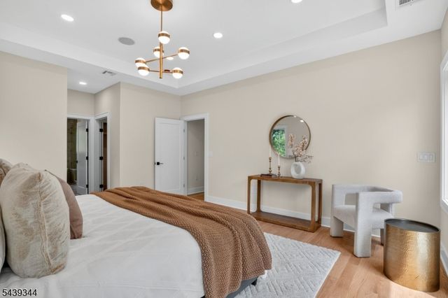 81 Ridge Dr, Livingston Twp., NJ 07039