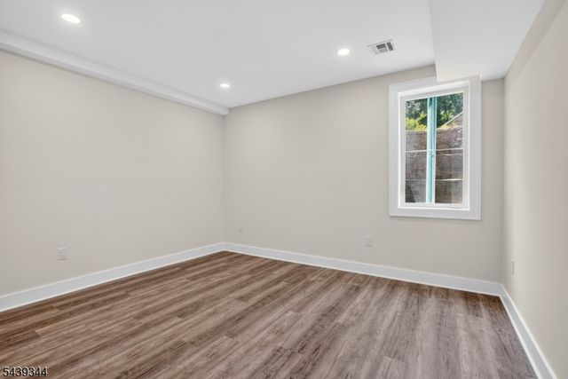 81 Ridge Dr, Livingston Twp., NJ 07039