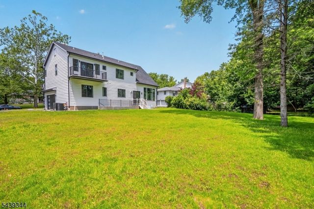 81 Ridge Dr, Livingston Twp., NJ 07039