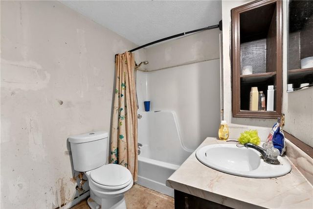 106 Valley Road, Stockbridge, GA 30281