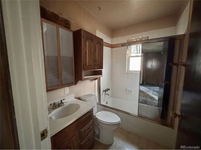 9371 Nagel Dr, Denver, CO 80229