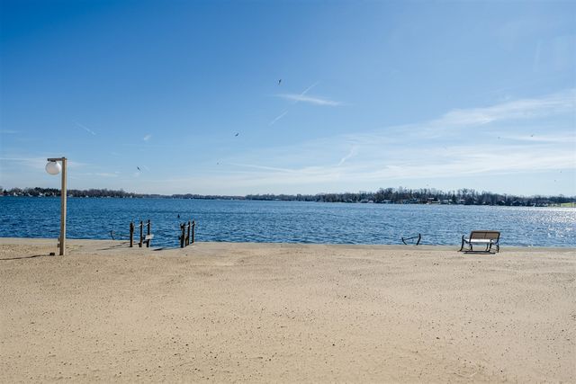 5251 Paw Paw Lake Road 16, Coloma, MI 49038