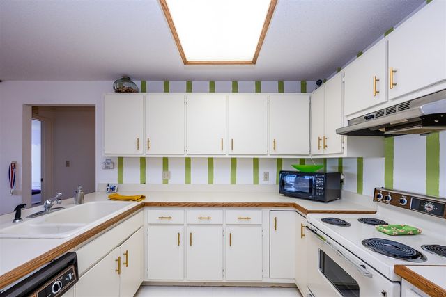 5251 Paw Paw Lake Road 16, Coloma, MI 49038