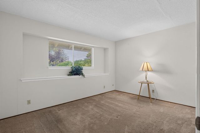 4824 Willowbrook Dr, Sacramento, CA 95842