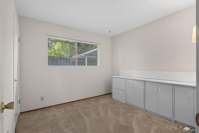 4824 Willowbrook Dr, Sacramento, CA 95842