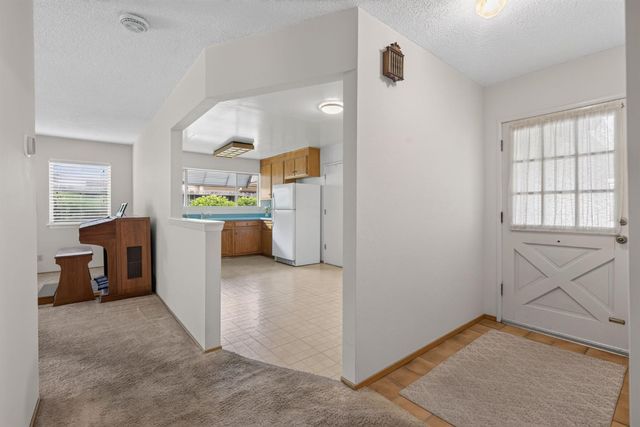 4824 Willowbrook Dr, Sacramento, CA 95842