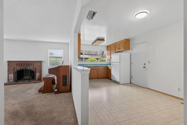 4824 Willowbrook Dr, Sacramento, CA 95842