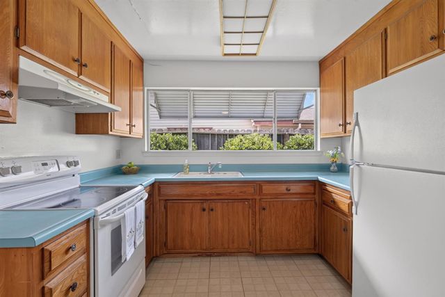 4824 Willowbrook Dr, Sacramento, CA 95842