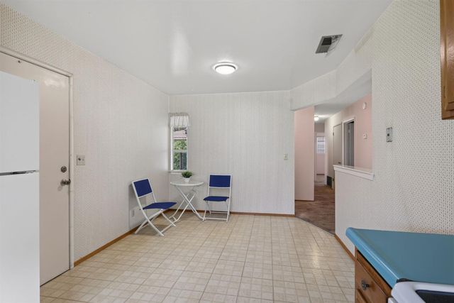 4824 Willowbrook Dr, Sacramento, CA 95842