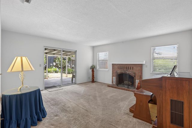 4824 Willowbrook Dr, Sacramento, CA 95842