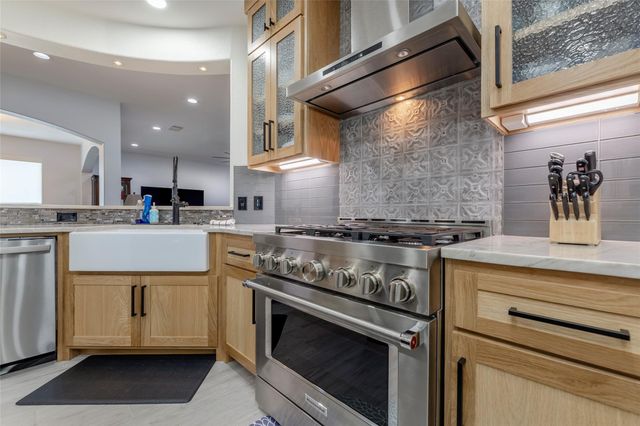 618 Kirkham Lane, League City, TX 77573