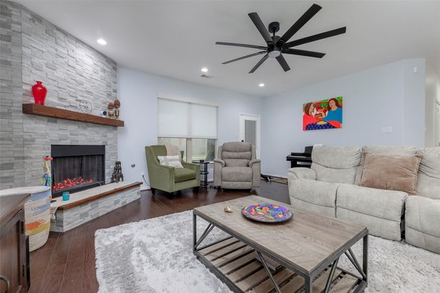 618 Kirkham Lane, League City, TX 77573