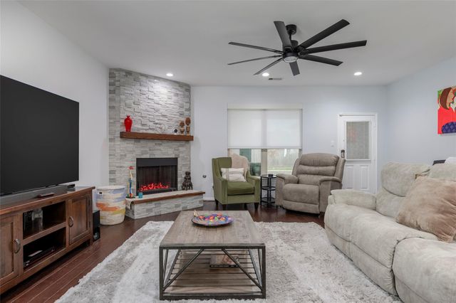 618 Kirkham Lane, League City, TX 77573
