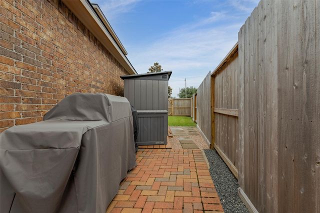 618 Kirkham Lane, League City, TX 77573