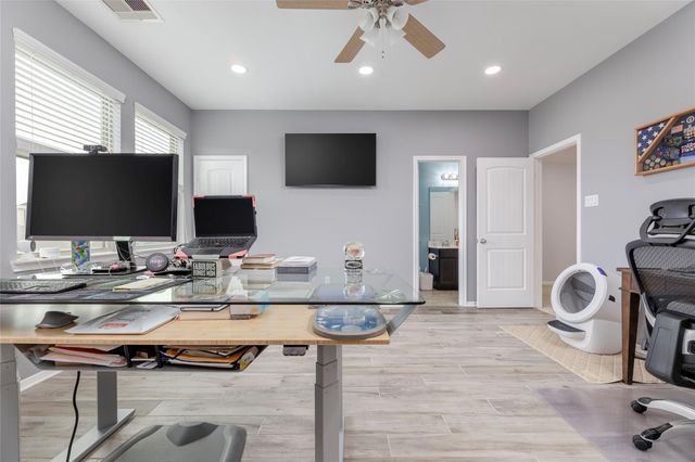 618 Kirkham Lane, League City, TX 77573