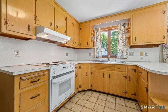 103 Debra Lane, Bristol, CT 06010