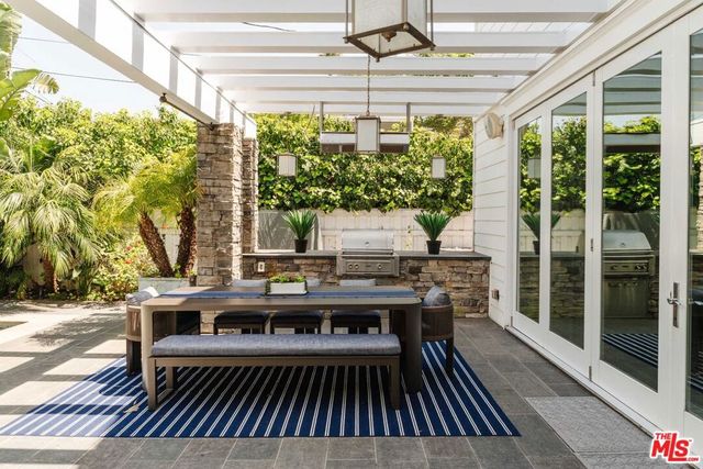 356 E Rustic Road, Santa Monica, CA 90402