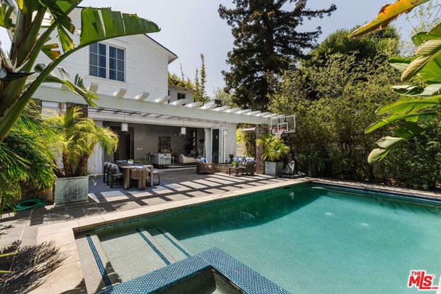 356 E Rustic Road, Santa Monica, CA 90402