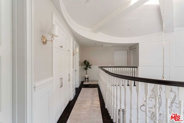 356 E Rustic Road, Santa Monica, CA 90402