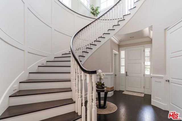 356 E Rustic Road, Santa Monica, CA 90402