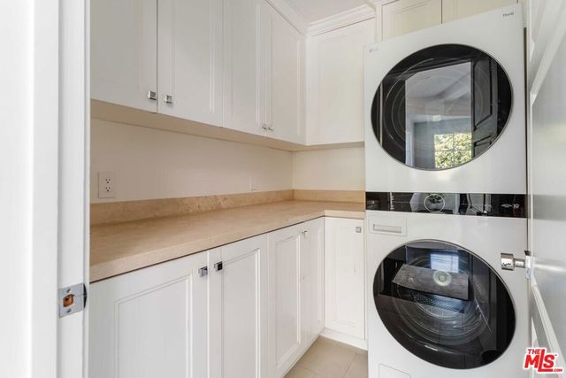 356 E Rustic Road, Santa Monica, CA 90402