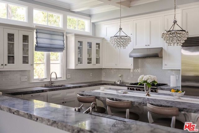 356 E Rustic Road, Santa Monica, CA 90402