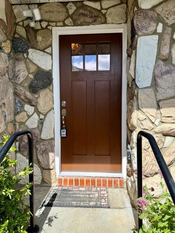 Image 7 of property listing at 226 Manor Drive, South San Francisco, CA 94080