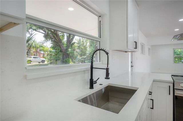 6108 OAK RIDGE AVENUE, New Port Richey, FL 34653