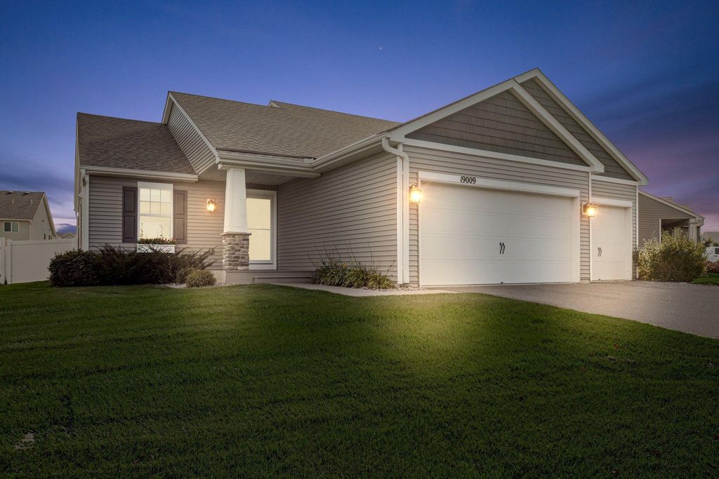 19009 Ivanhoe Drive NW, Elk River, MN 55330