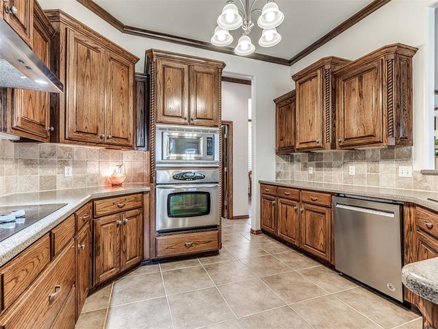 9200 Stacy Lynn Lane, Yukon, OK 73099