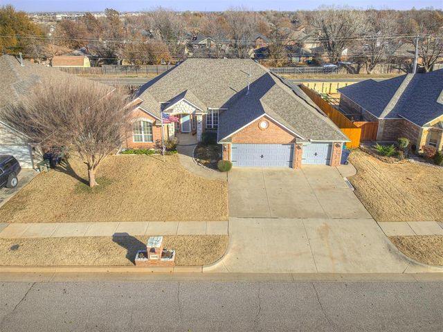 9200 Stacy Lynn Lane, Yukon, OK 73099