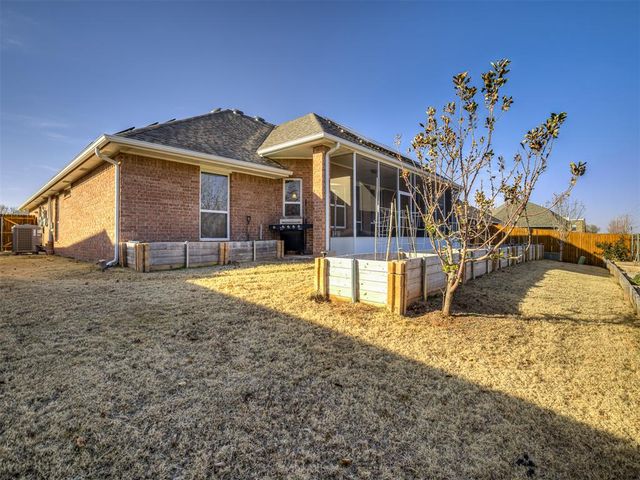 9200 Stacy Lynn Lane, Yukon, OK 73099