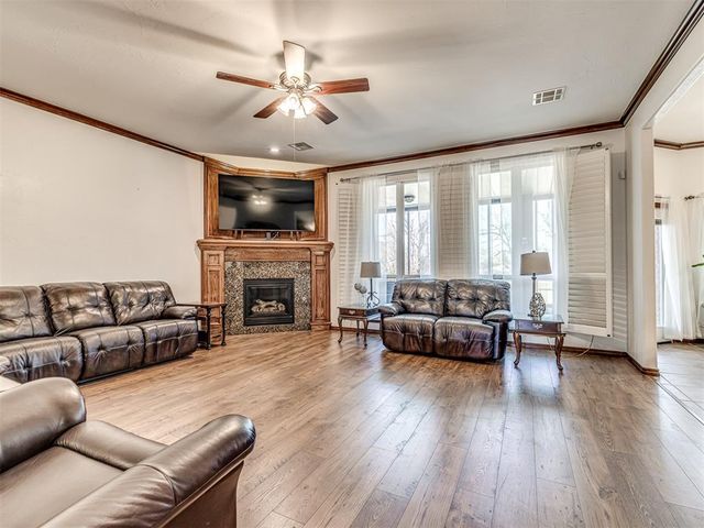 9200 Stacy Lynn Lane, Yukon, OK 73099